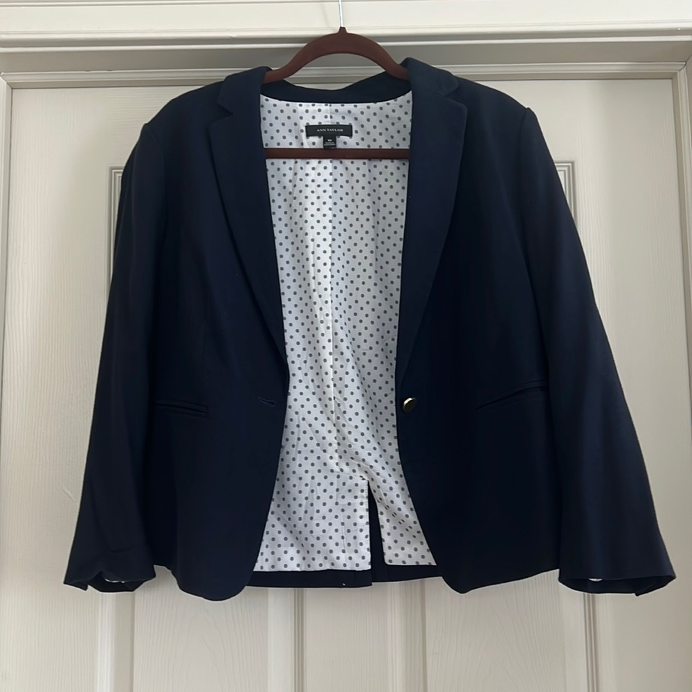 Ann Taylor Navy blazer - good condition - size 10